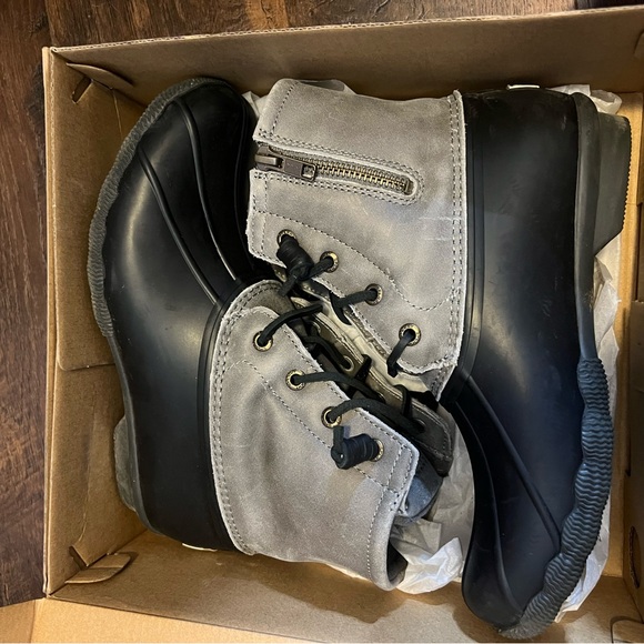 Sperrys - Picture 4 of 4